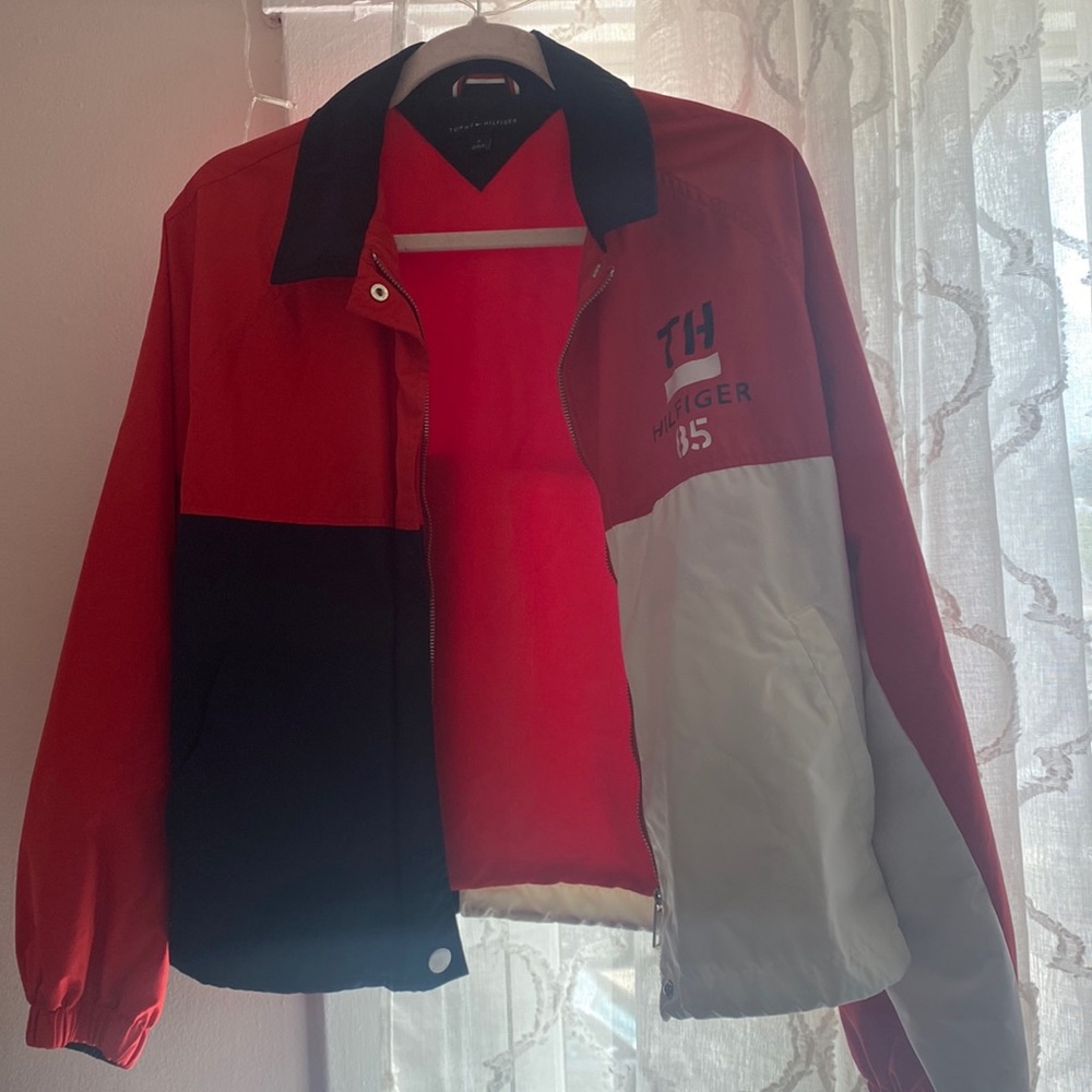 Cute Tommy Hilfiger windbreaker